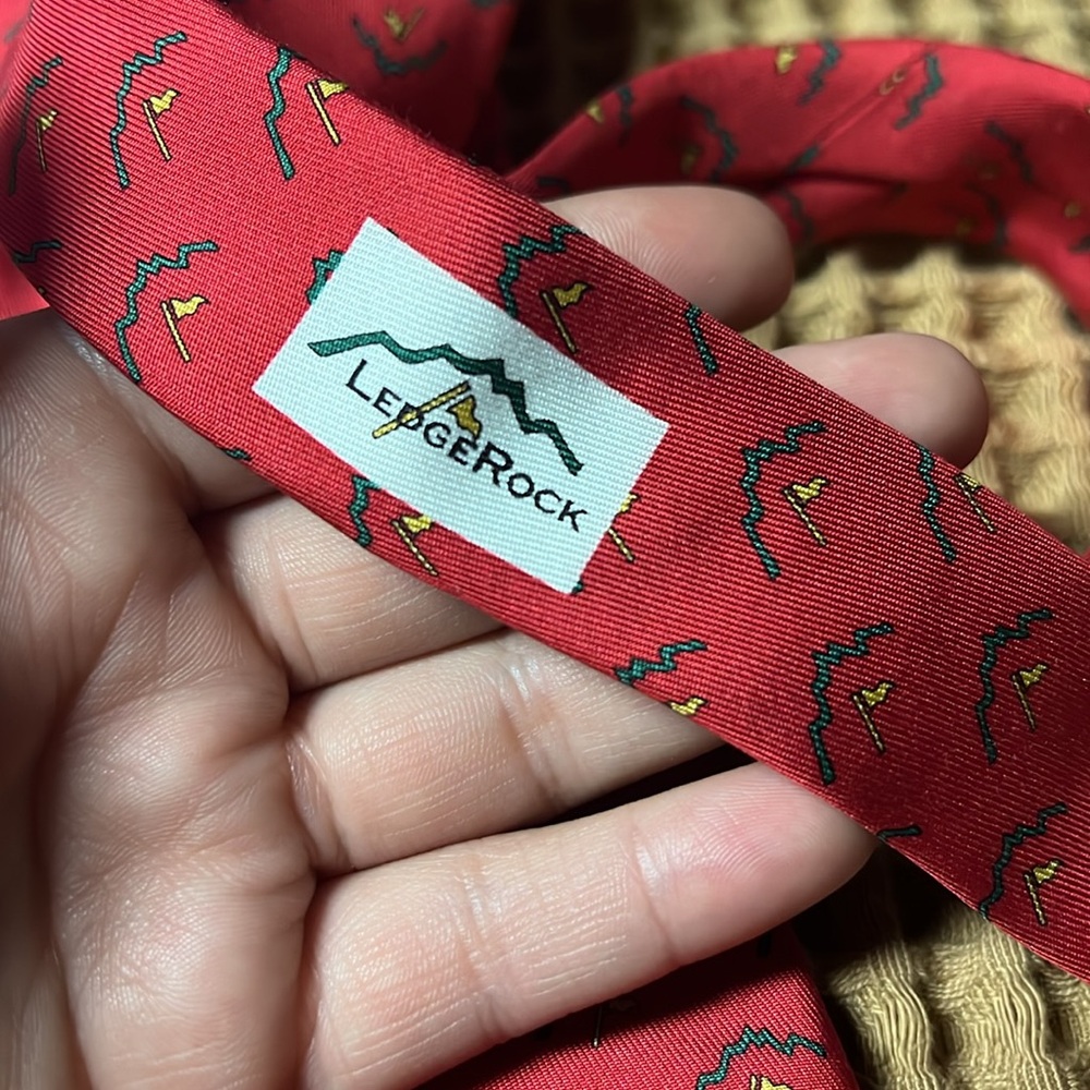 Vineyard Vines | Ledge Rock Red Neck Tie Men’s 100% Silk Imported - Picture 5 of 5